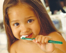 儿童要正确使用含氟牙膏